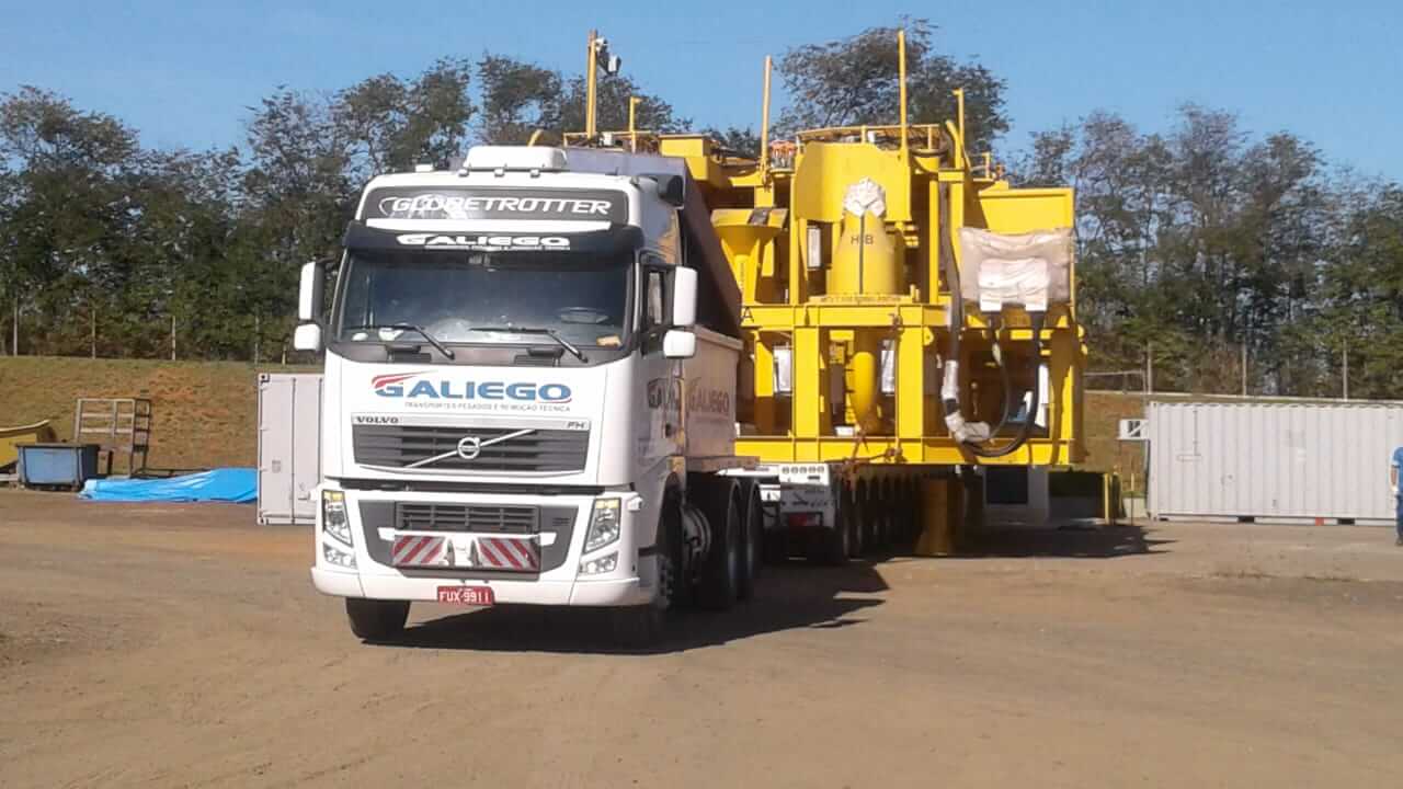 Transporte rodoviário de carga superdimensionada