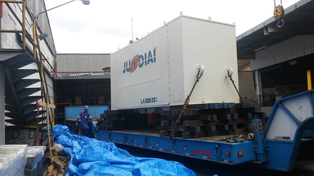 Remoção de máquinas industriais e hospitalares